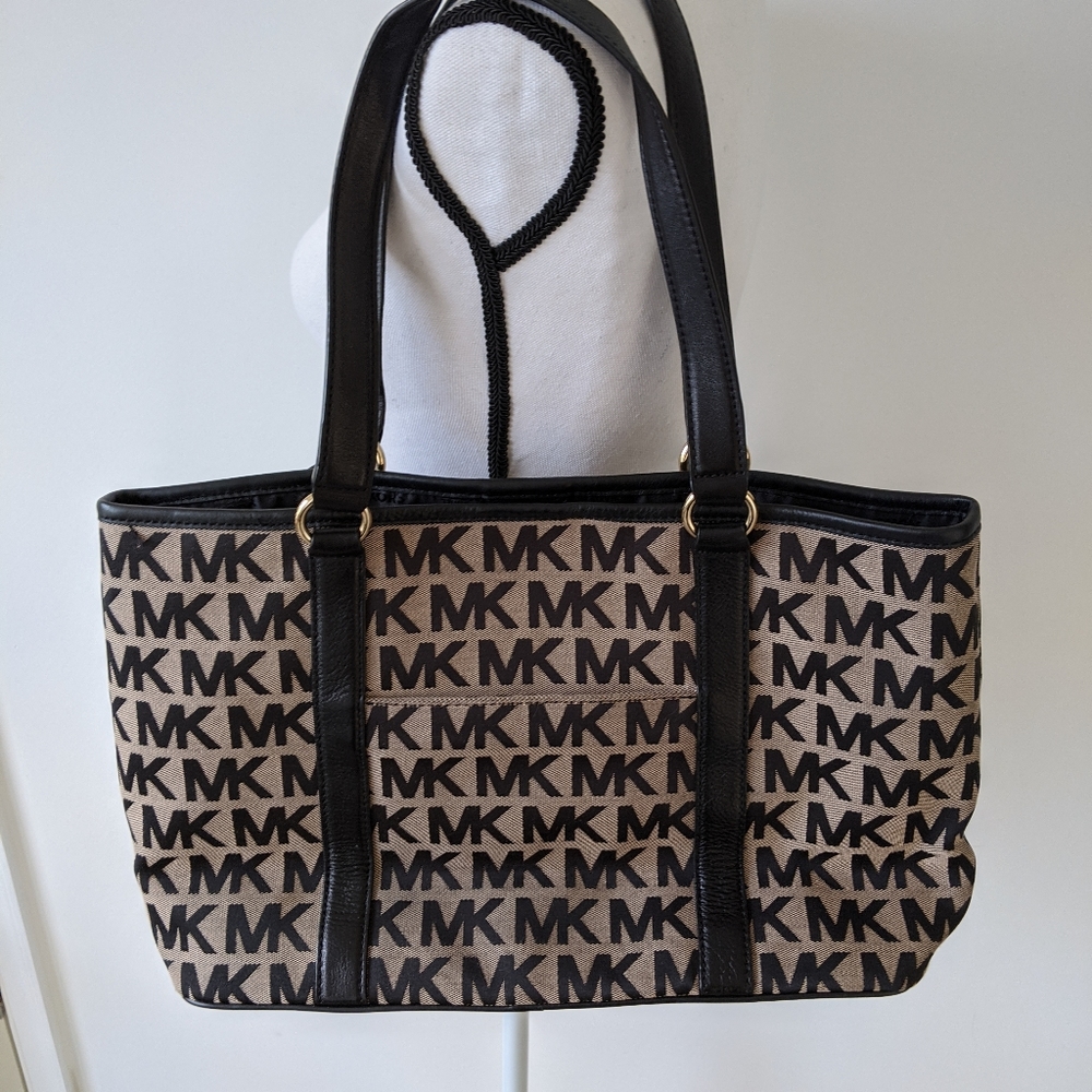 Michael Kors - Monogram Canvas Tote - Picture 2 of 6